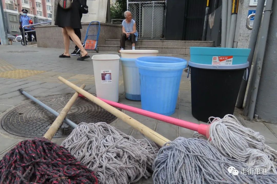 疫情期间还有人摆地摊吗,疫情期间摆摊生活的人