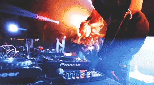 【华曦三周年庆】电音盛宴×蹦迪生日趴，电影邀您免！费！看！