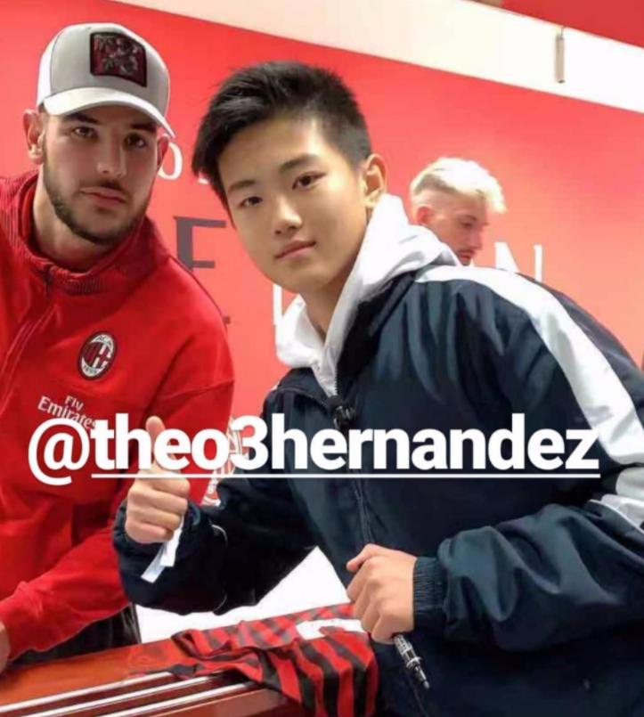 中国小将加盟ac米兰,中国小将被降服对手侮辱