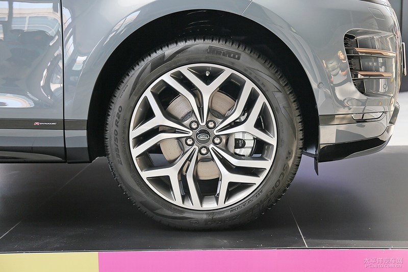 全新揽胜极光越野表现,全新一代路虎揽胜极光车评