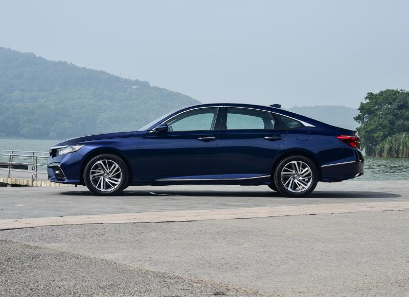 同是本田B级车，TA配可变悬架，油耗与雅阁混动一样低，却被忽视