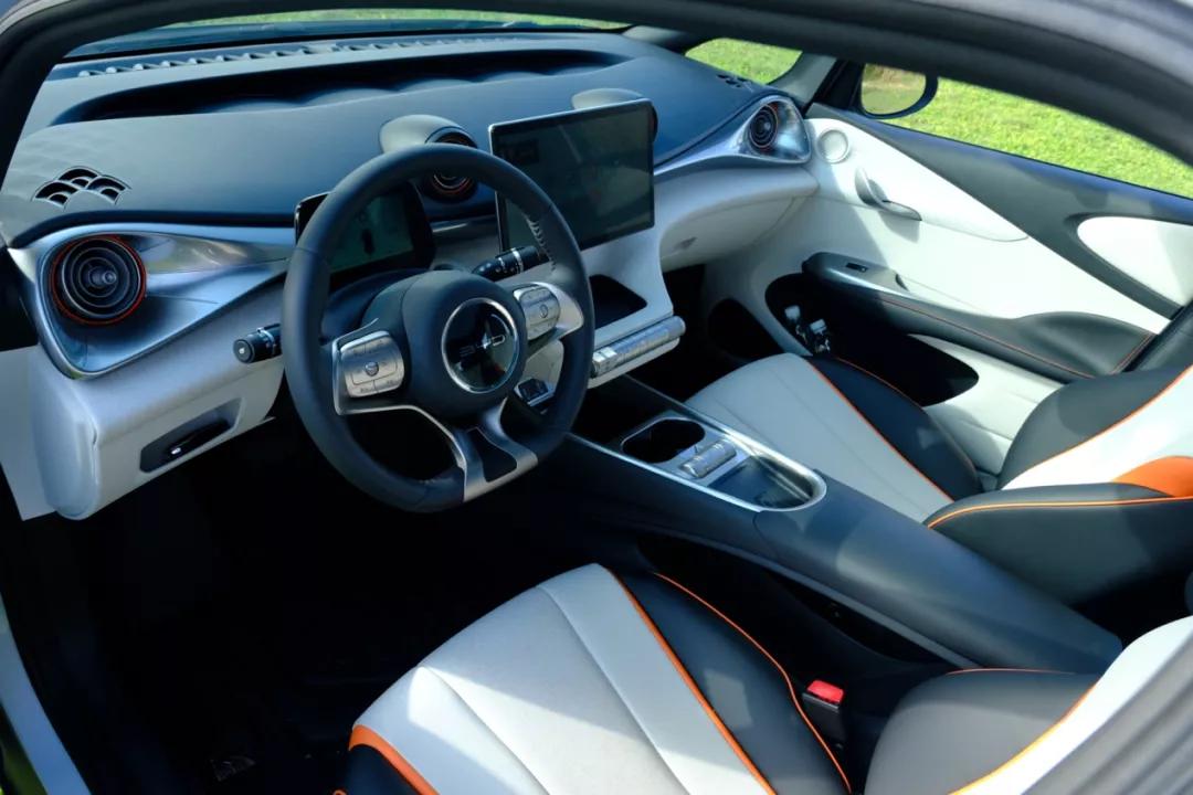 比亚迪新海豚静态体验,比亚迪海豚提升驾乘舒适