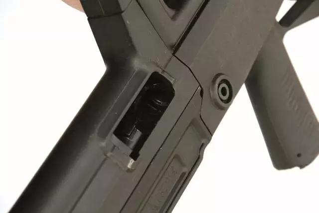 特种部队95式自动步枪速射视频,95式自动步枪100米打靶技巧