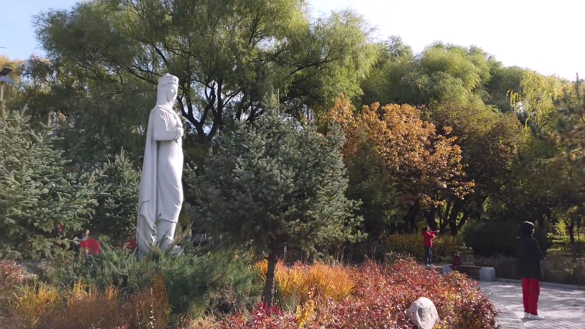 呼和浩特满都海公园晚上,呼和浩特市满都海公园有什么特点