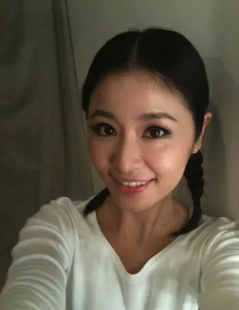 丸子头不好看视频展示,丸子头真的绝了蓬松又可爱