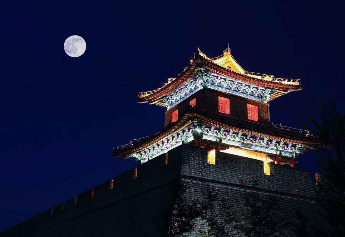 何当金络脑快走踏清秋李贺完整版,诗词大会点评李贺