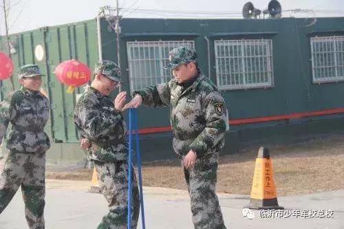 少儿军事夏令营暑假班,军事夏令营助力孩子们实现蜕变