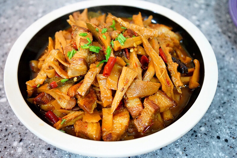 老笋烧肉的家常做法,鲜笋炒肉春日里最爱的一道菜