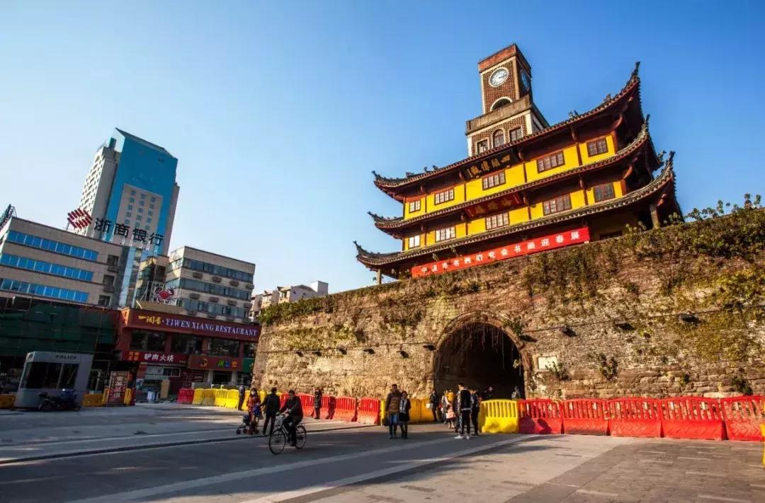 宁波地铁2号线附近游玩点,宁波地铁线旅游攻略