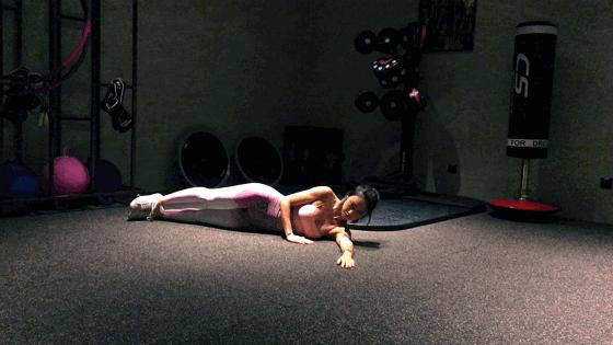 一个简单的腿部拉伸韩国 (韩国减小腿最快的方法)