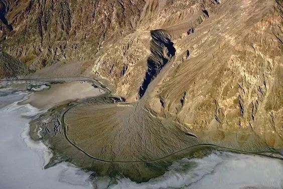 大自然的奇迹,大自然的奇迹鬼斧神工