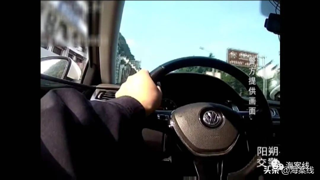 争分夺秒！老人被黄蜂蜇伤，阳朔交警开道送医