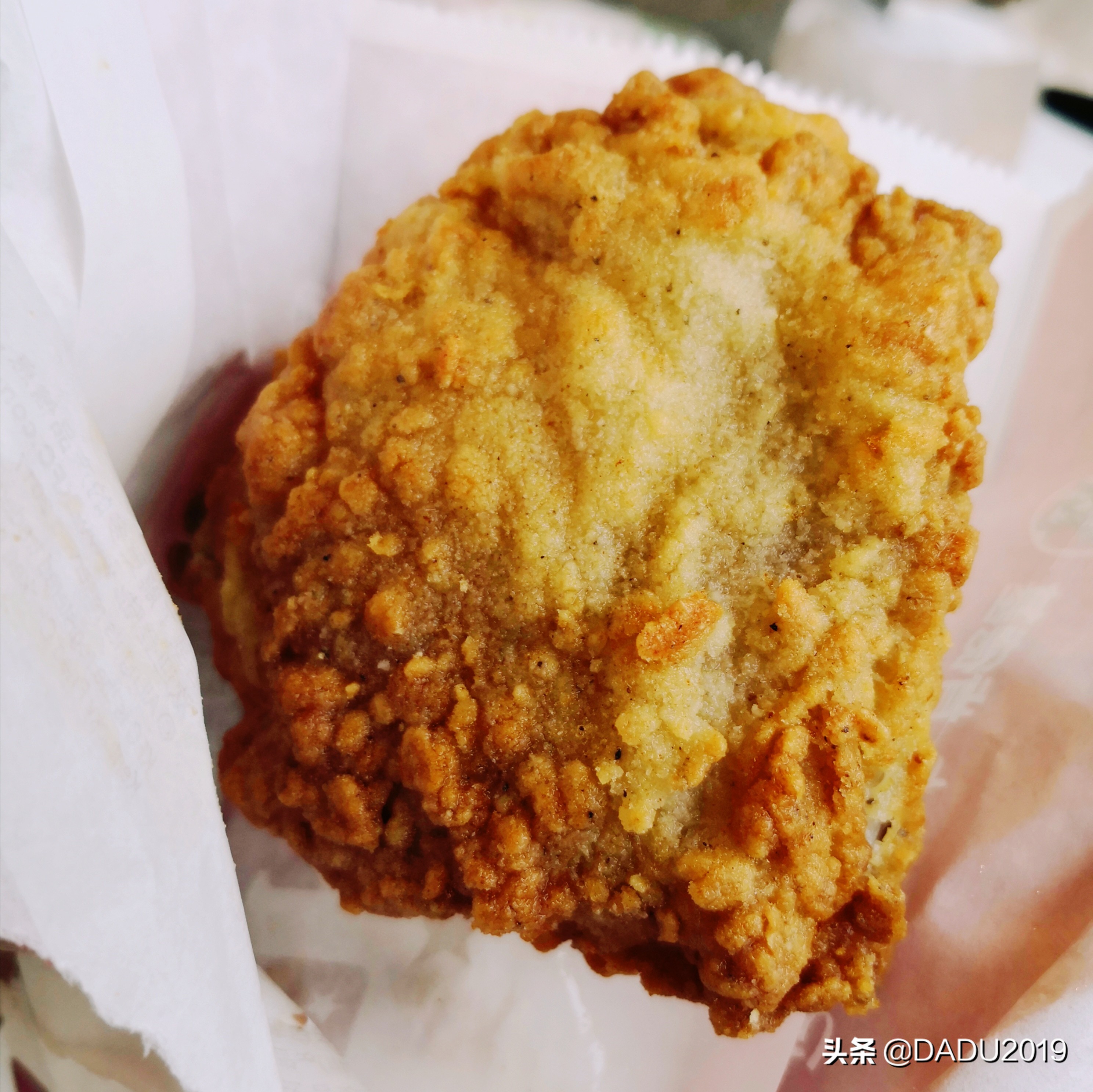 看肯德基之各种桶味道测评,肯德基新春巨大的金桶好吃吗