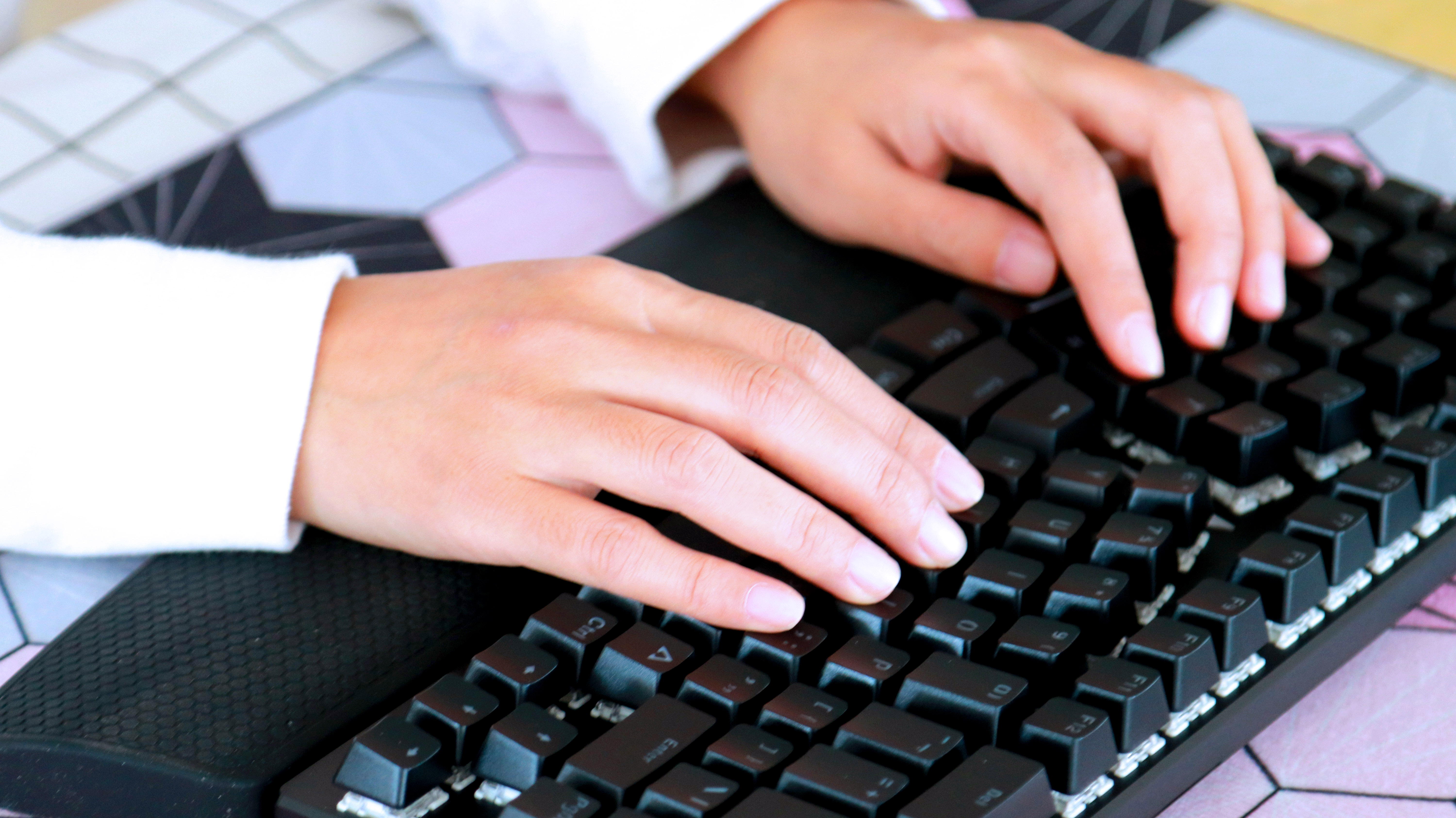 最符合人体工程学的键盘,人体工程学键盘推荐