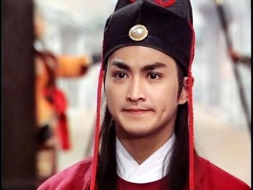 展昭何家劲放弃天价的演艺事业,帅气的展昭何家劲61岁