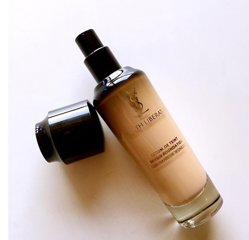 底妆用粉饼还是气垫,粉饼气垫粉底液到底有什么区别