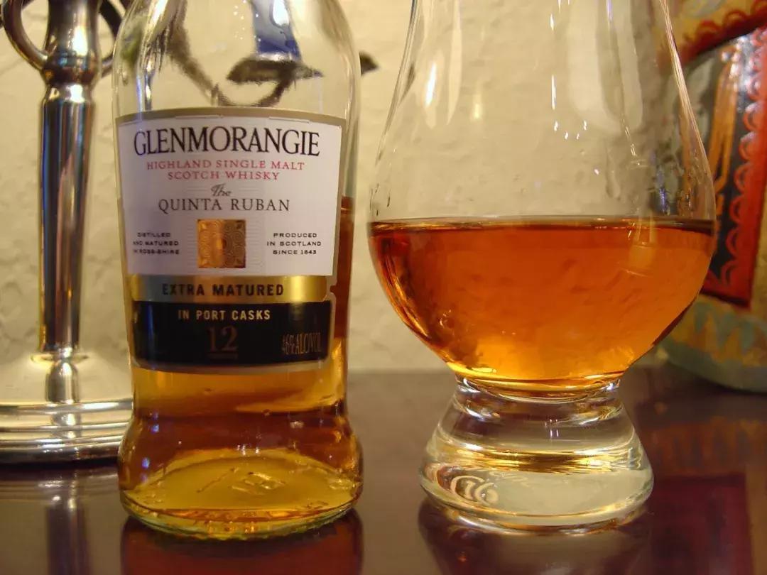 值得一喝的威士忌每一款都是经典,一生必喝且喝得起的101款威士忌