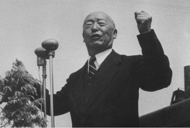 李承晚一意孤行扣押战俘，毛*东泽**急电彭德怀：再歼灭南韩伪军万名