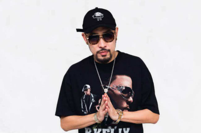 第一首网络歌曲老鼠爱大米,网络歌手老鼠爱大米