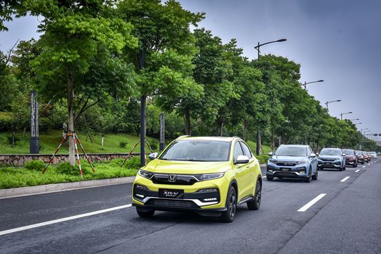 本田xrv与思域是同一款发动机吗,本田思域和xrv哪个更值得买