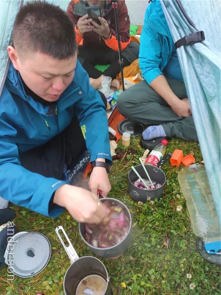 陪着贡嘎过仲秋，深夜听到女生的尖叫（上）