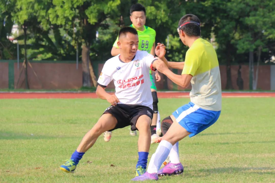 当足球之乡球队与广州高校校友冠军“豪情相遇”，你更支持谁？