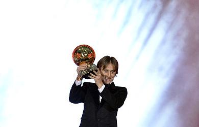 莫德里奇获得金球奖c罗的反应,莫德里奇力压梅西c罗拿金球奖