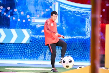 足球新招式,足球前卫踢法