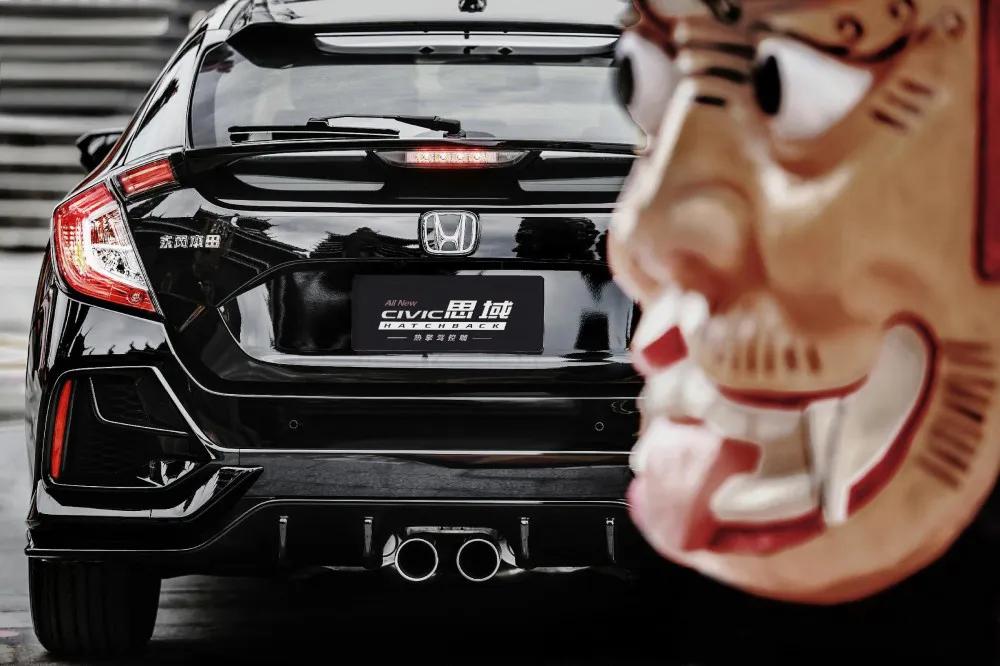 在这件事情上马自达怂了，本田威了