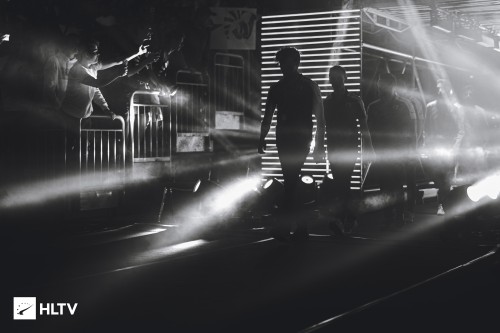 csgo人物头型,csgo发型总监twistzz多大了