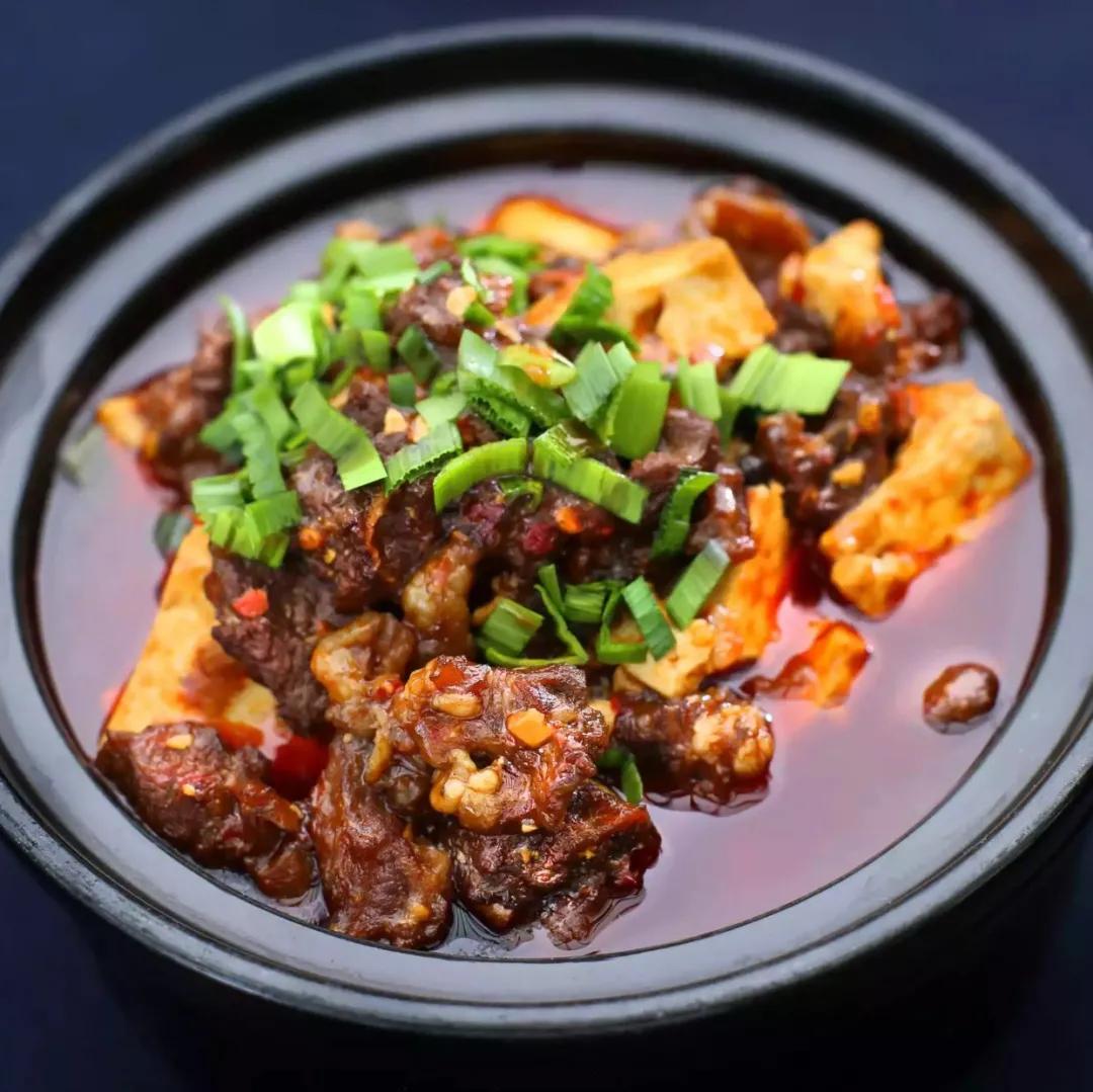 桶装水和净水器水哪一种比较好,家用净水器与桶装净水器哪个好