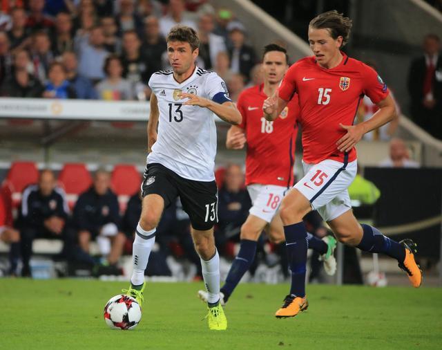 德国队教练勒夫年轻,勒夫下课后谁能拯救德国战车