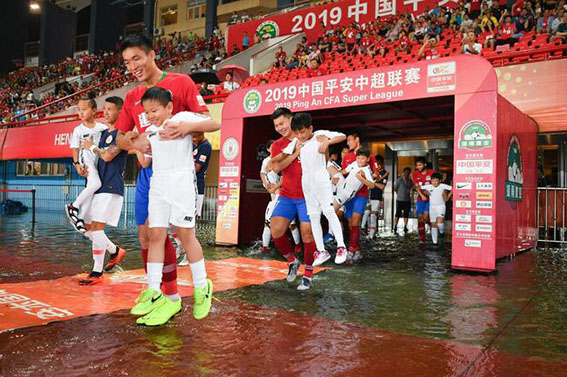 中超赛场球场,中超足球球场转场视频