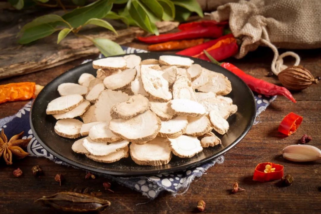 白芨白术白芷的功效,白芷中药功效速记歌诀