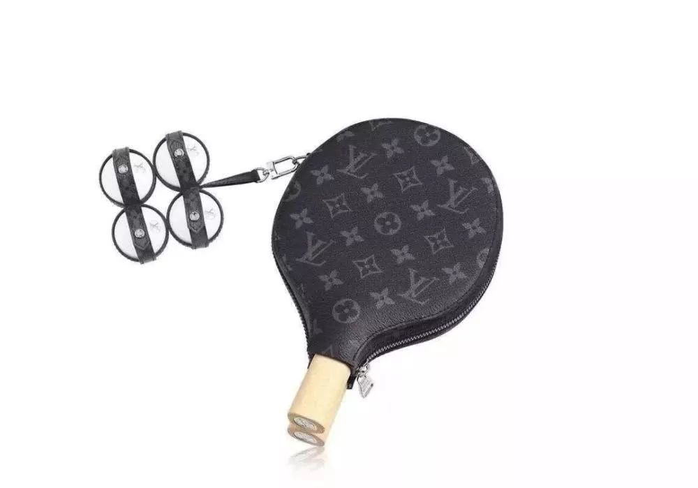 辣眼睛雷人服装,辣眼睛的红衣服