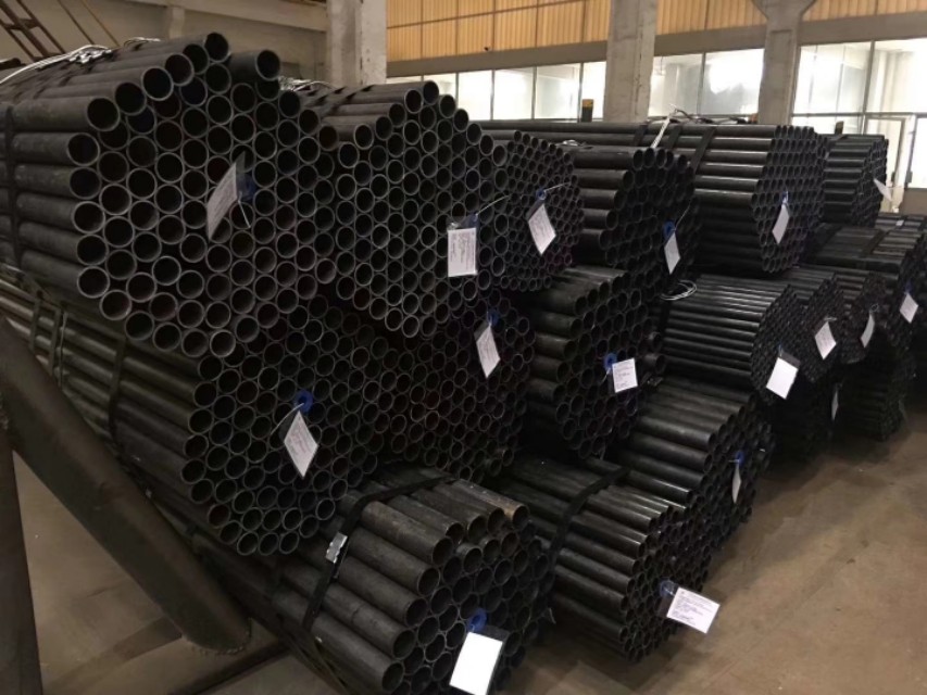 生产精密钢管大口径厚壁无缝钢管,合金管厚壁大口径无缝钢管