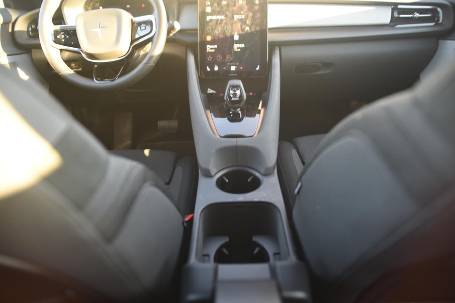 特斯拉新款model3与极星2,特斯拉新款model3和极星2