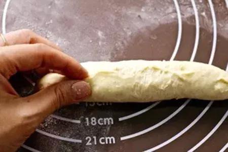 德式烤肠面包做法,法式蒜香烤肠面包做法