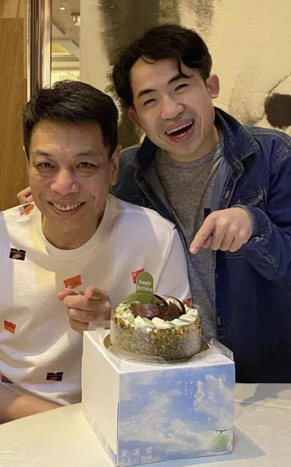 李健仁貌美如花,如花李健仁年轻的时候颜值