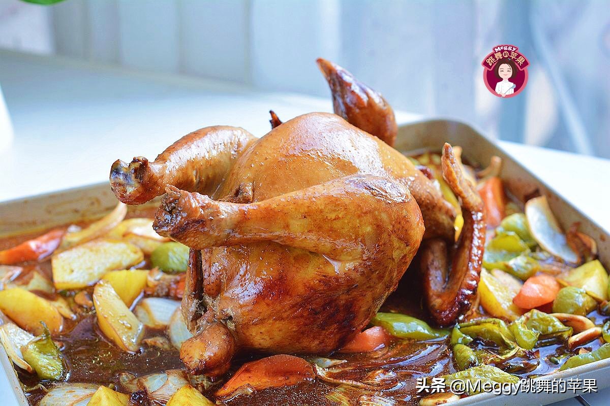 炭火烤全鸡怎么烤出外酥里嫩,焖烤全鸡也是一道杠杠的硬菜