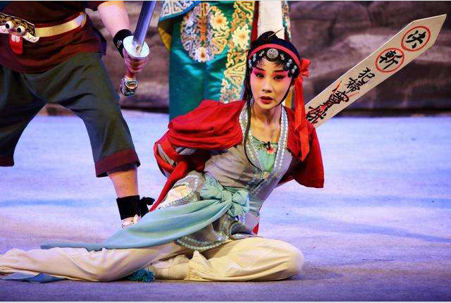 关汉卿为什么叫关汉卿,戏曲家关汉卿简介