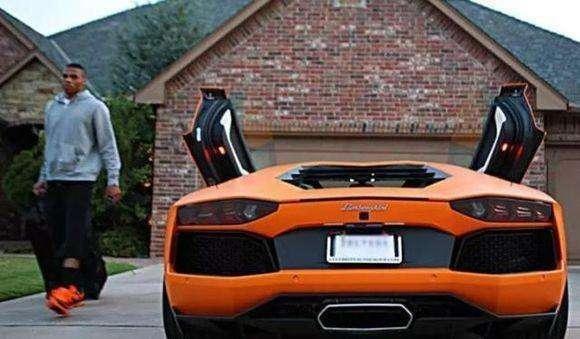 nba小卡的座驾,nba球星小卡开什么车