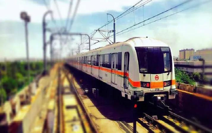 上海地铁1号线胖头鱼有几辆,上海地铁2号线西瓜出站