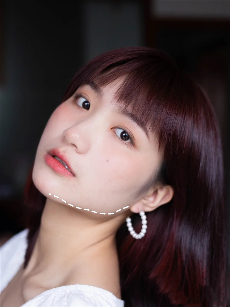 脸显大的女生发型,脸大女生日常发型