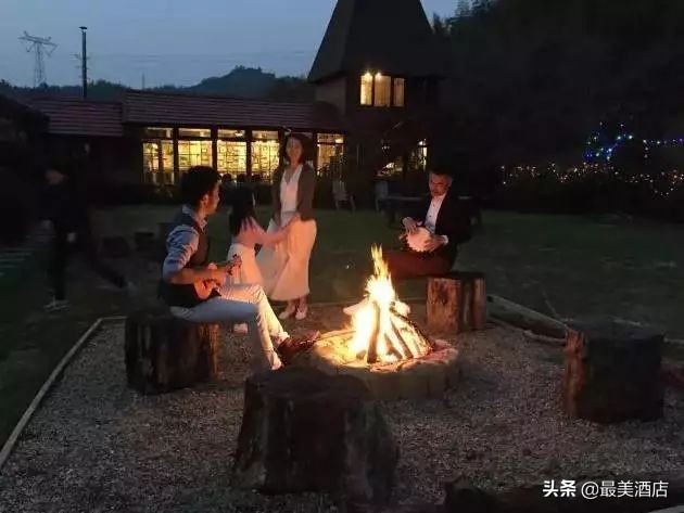 为一姑娘，10年他把30亩荒地打导致梦想家园，让人懂得真爱的意义