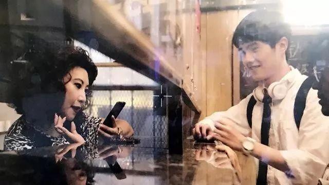 曾被周星驰雪藏，如今开保时捷住上海市中心，38岁范湉湉励志人生