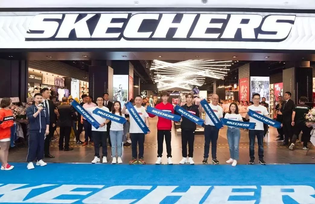 斯凯奇为什么线下比线上贵呢,斯凯奇为什么关店