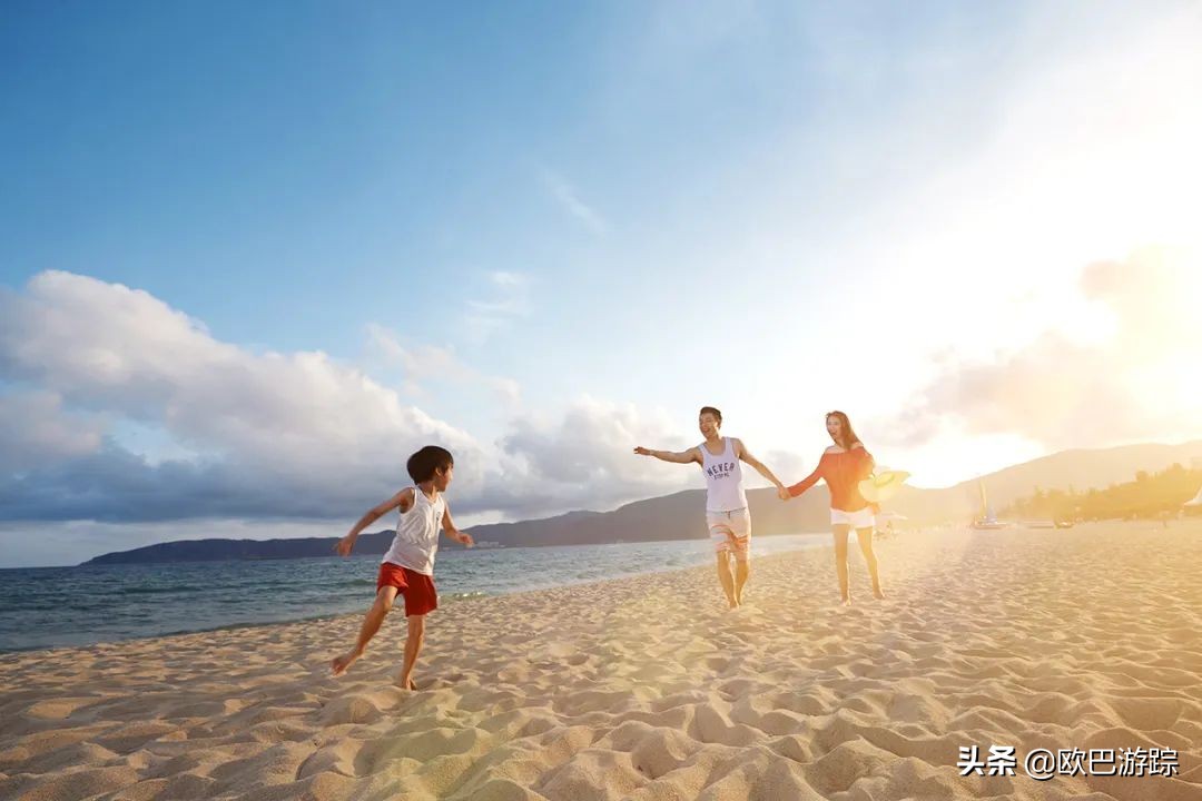 三亚维景度假酒店，占地100000多平米，位于天下第一湾的亚龙湾