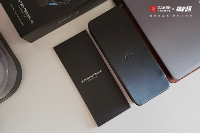 阿玛尼大直径三表盘手表,阿玛尼兔年特定款手表