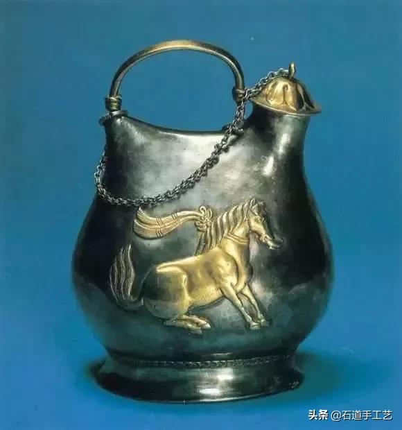 国家*物文**局说，这64件国宝永久禁止出国展览